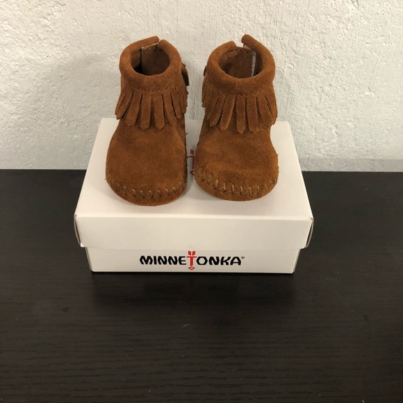 minnetonka baby booties